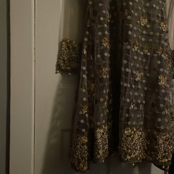 Brand new 3 piece embroidered net suit with gharara style pant - Picture 3 of 7